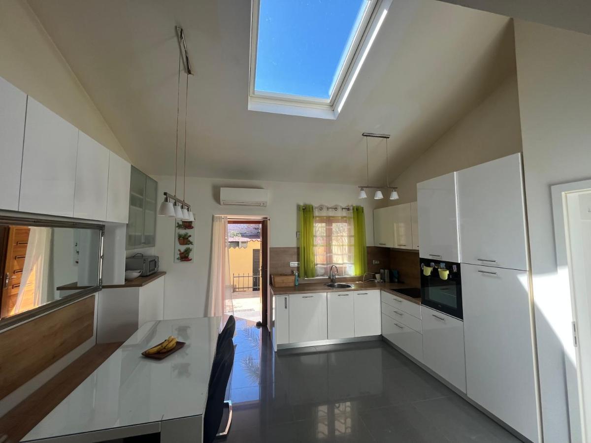 Hiza Apartment Pula Bagian luar foto