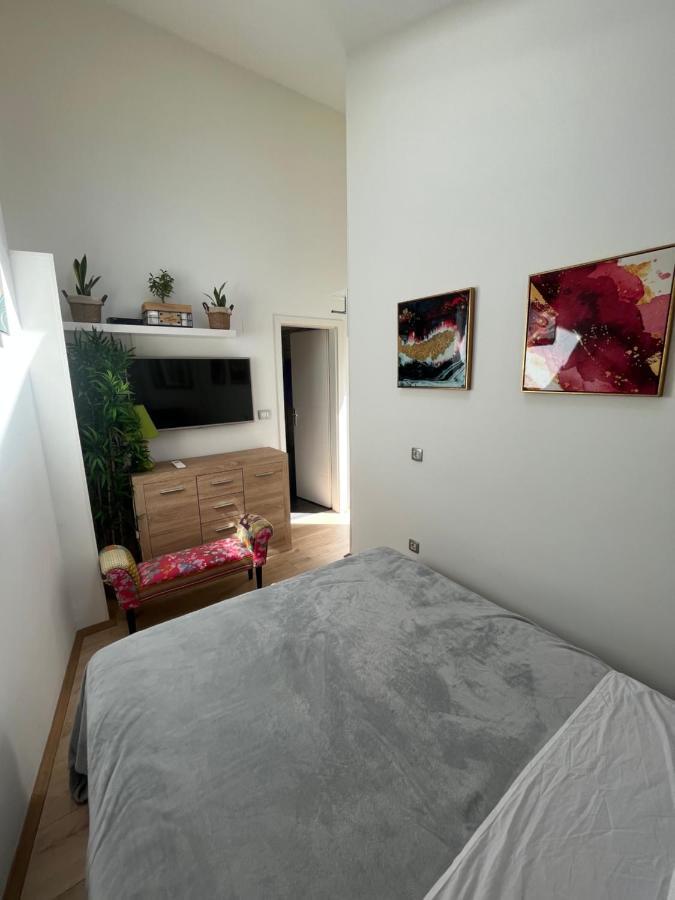 Hiza Apartment Pula Bagian luar foto